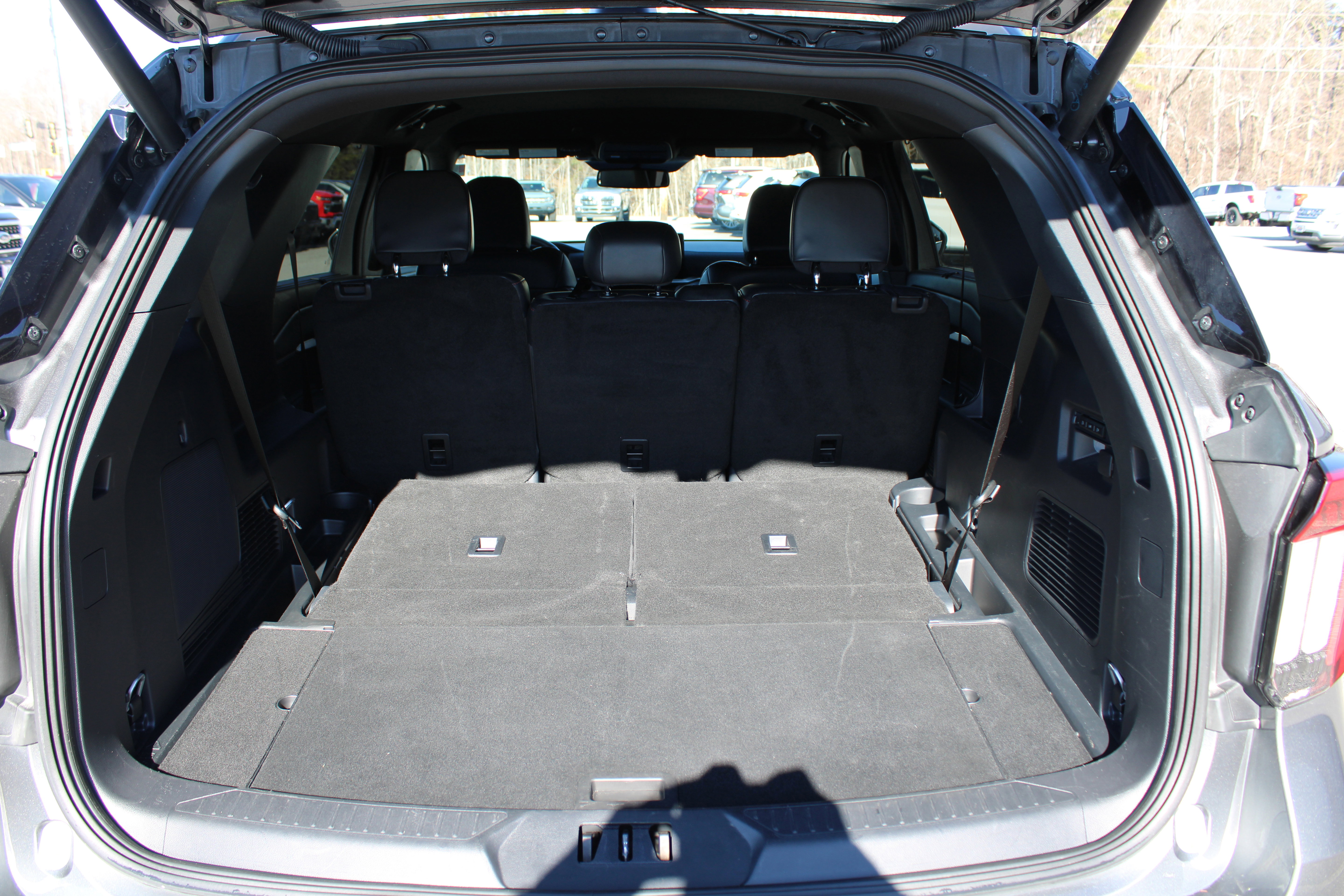 Used 2025 Ford Explorer ST-Line w/ Premium Package image 9