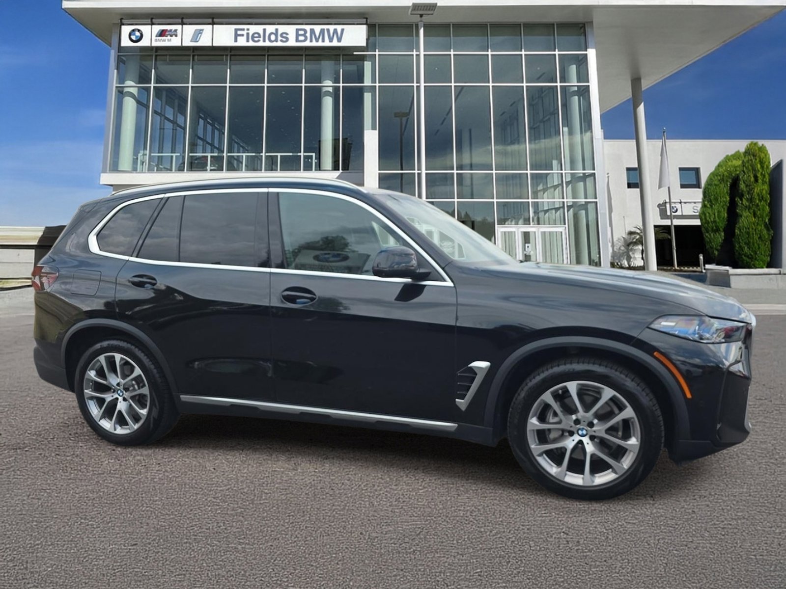 Used 2024 BMW X5 xDrive40i w/ Premium Package AWD/4WD image 1