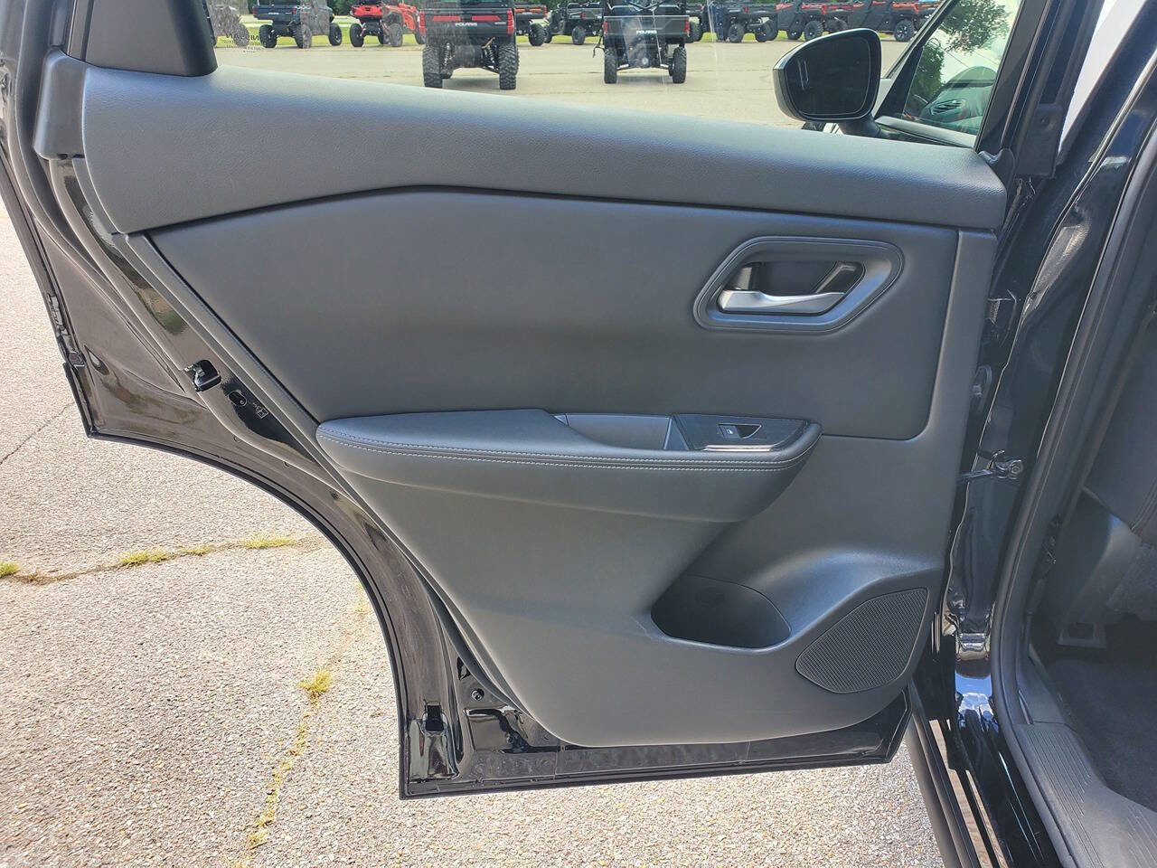 Used 2024 Nissan Rogue SV image 17