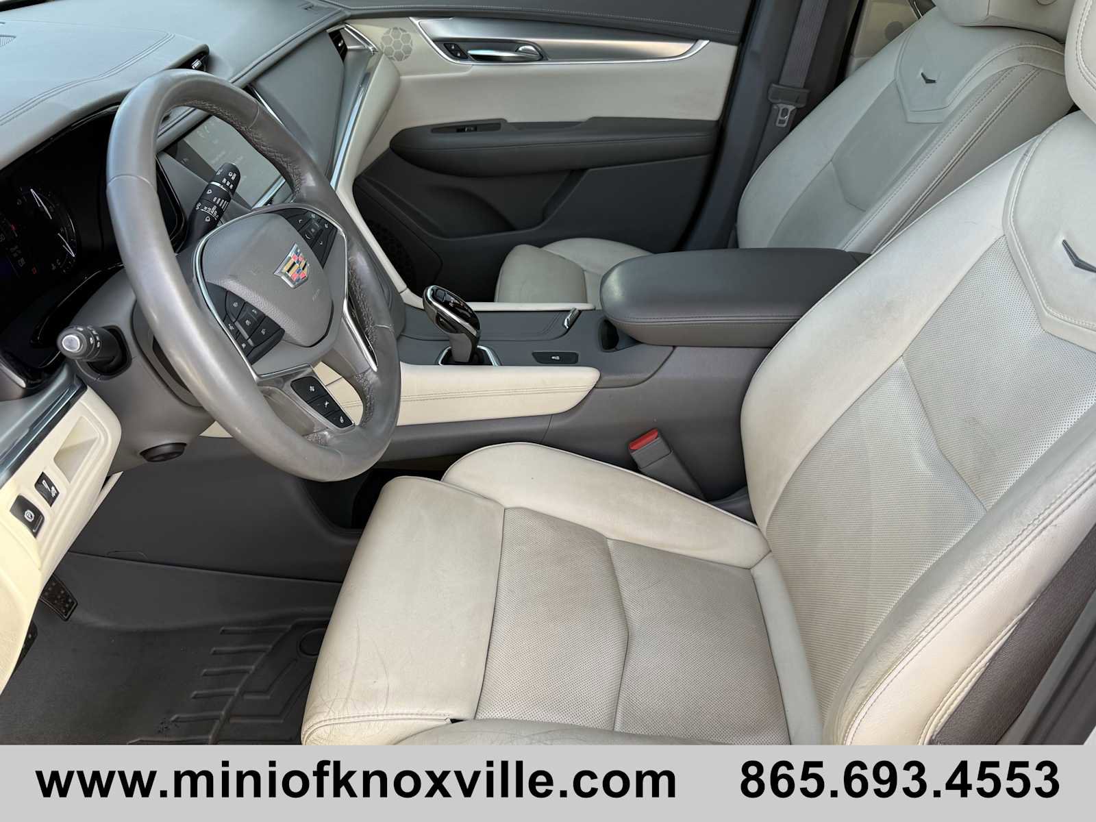 Used 2017 Cadillac XT5 Luxury w/ Driver Awareness Package image 10