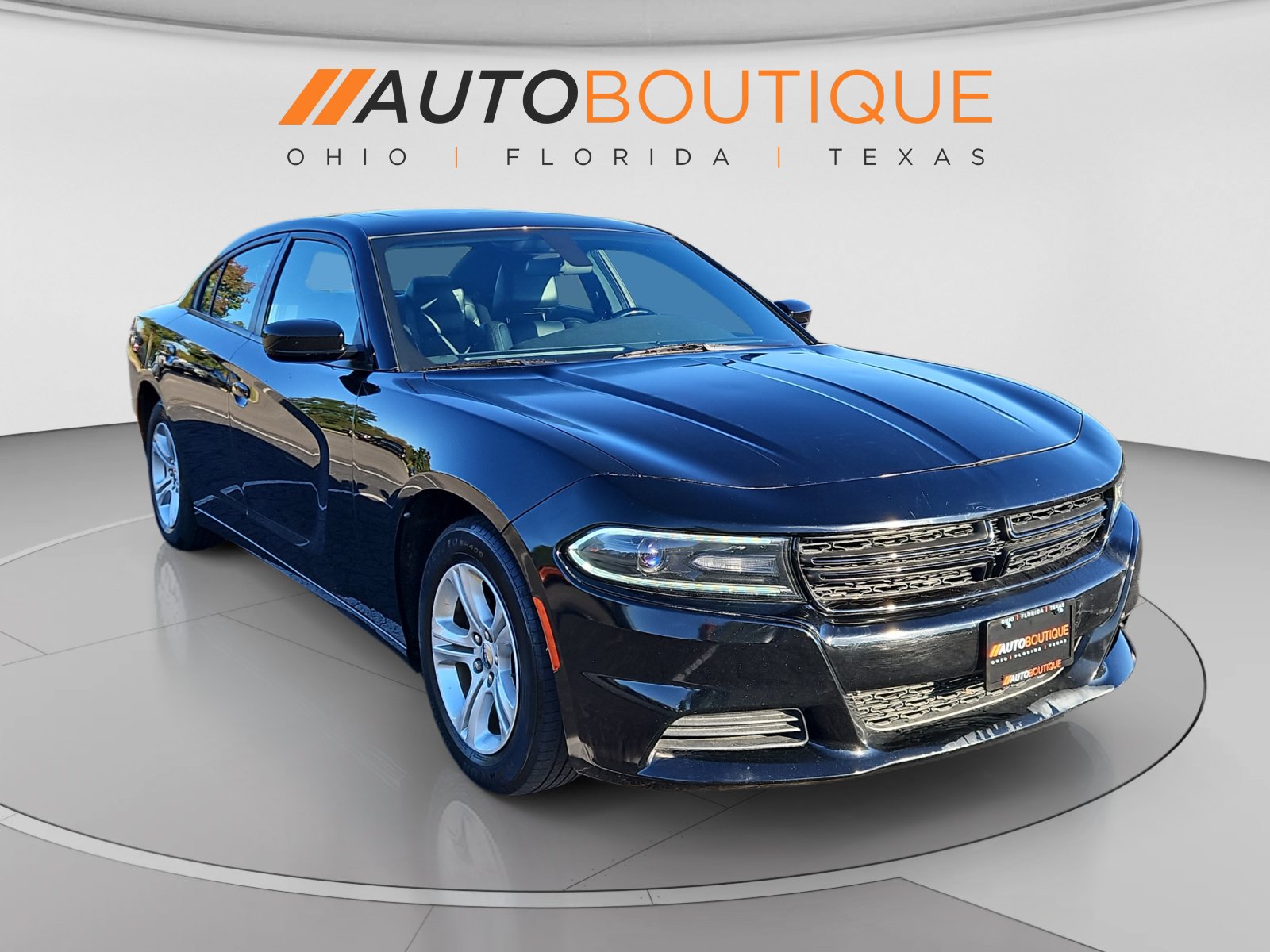 Used 2020 Dodge Charger SXT w/ Leather Interior Group RWD image 7