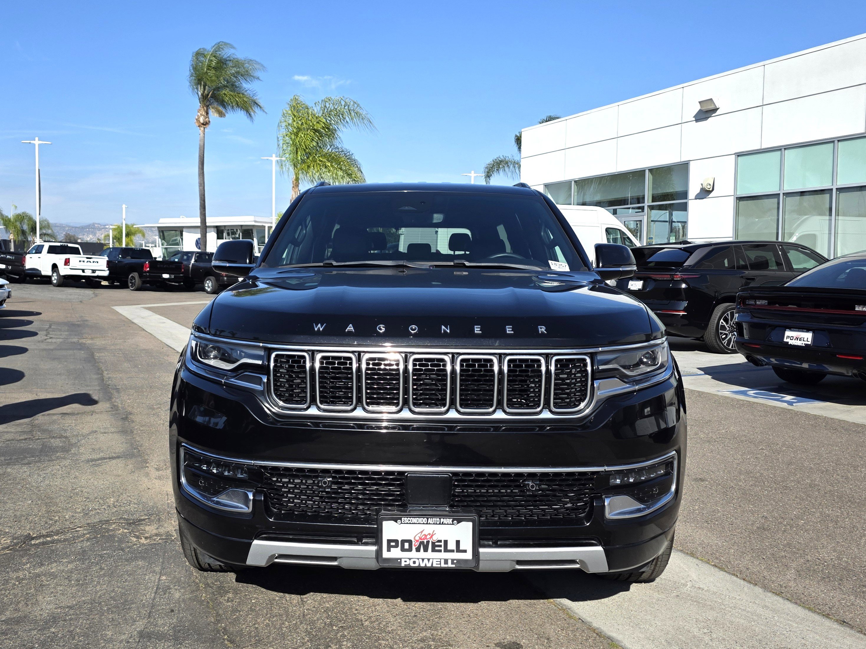 Certified 2023 Jeep Wagoneer Series II AWD/4WD image 7