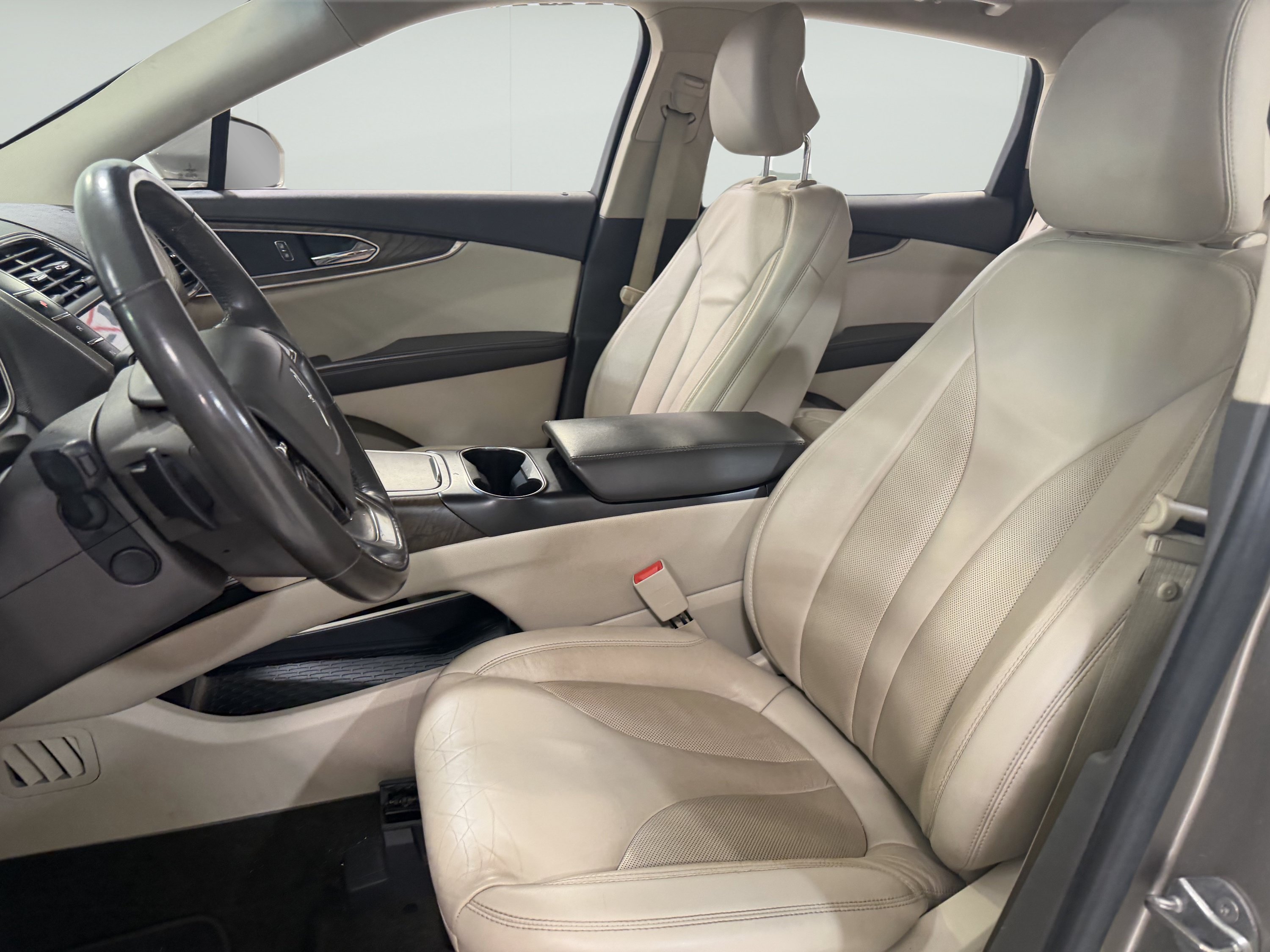 Used 2019 Lincoln Nautilus Select FWD image 9