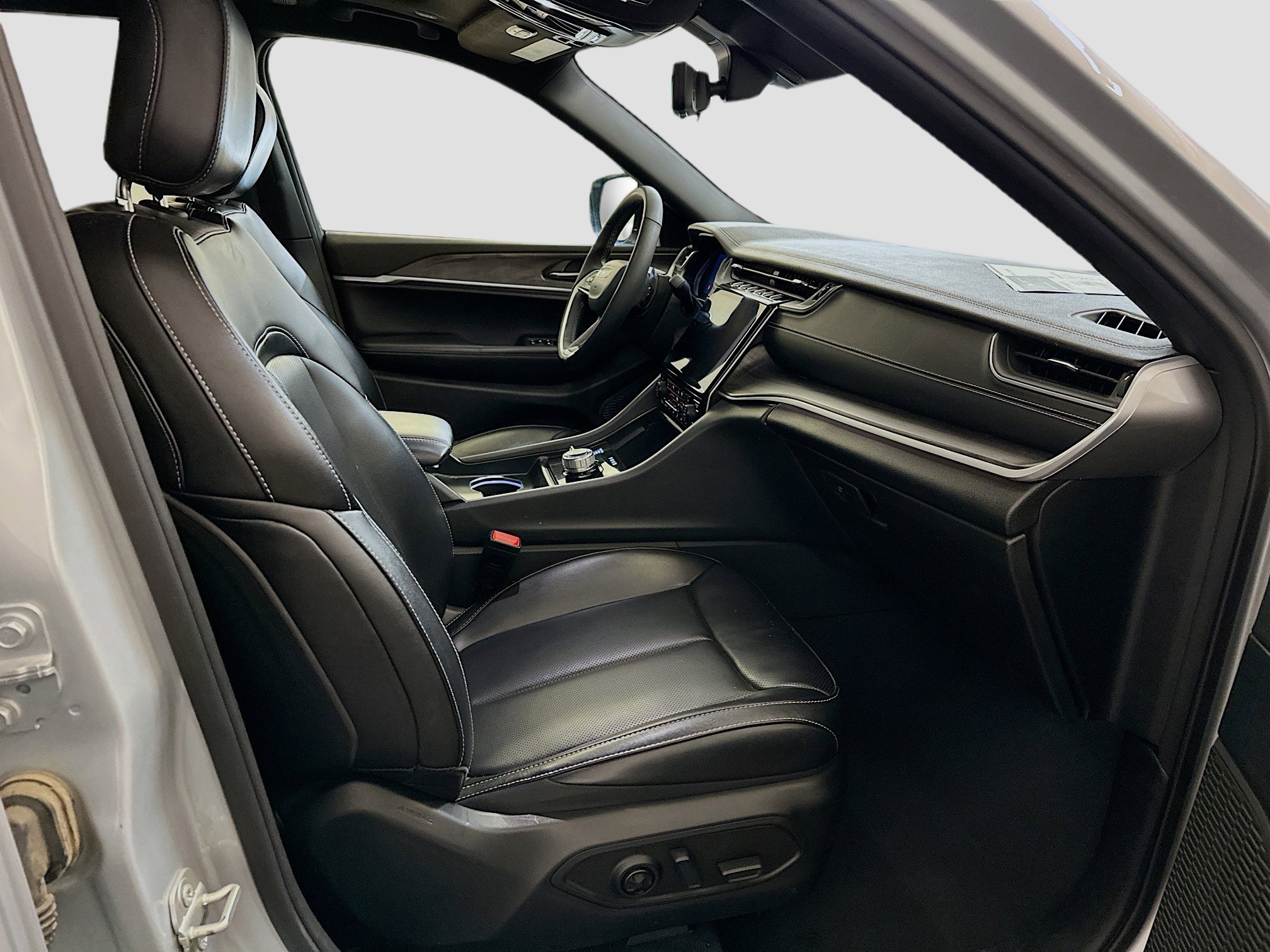 Used 2024 Jeep Grand Cherokee L Limited w/ Luxury Tech Group II image 35