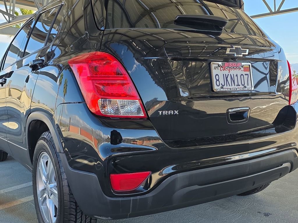 Used 2019 Chevrolet Trax LS image 32