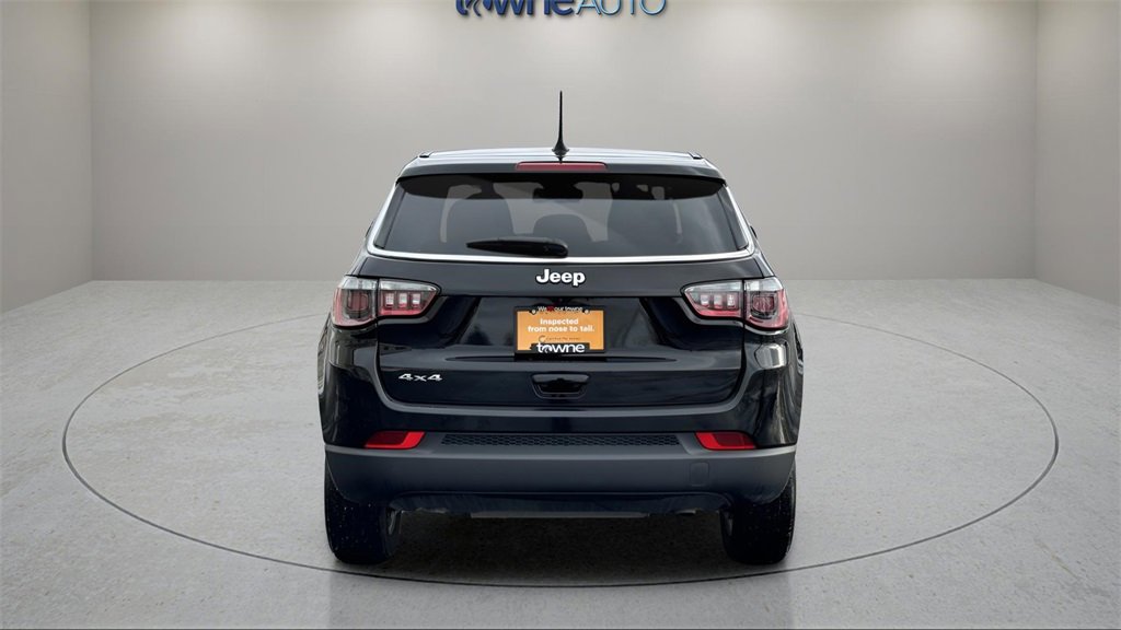 Used 2025 Jeep Compass Sport image 4