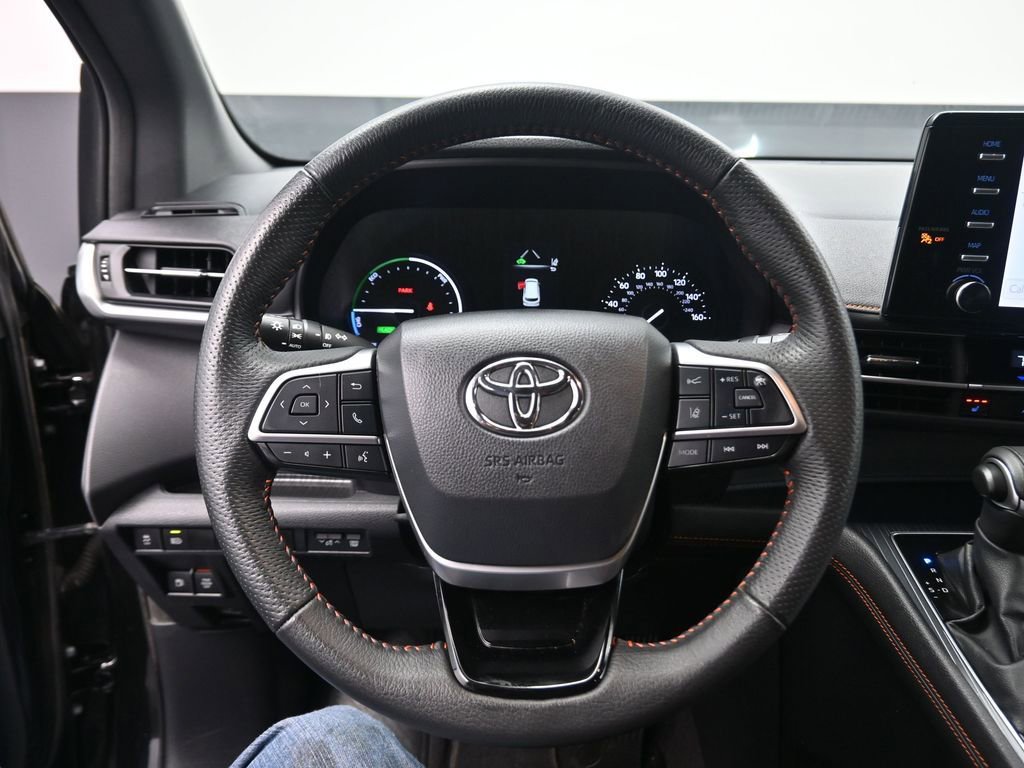 Used 2023 Toyota Sienna XSE image 6