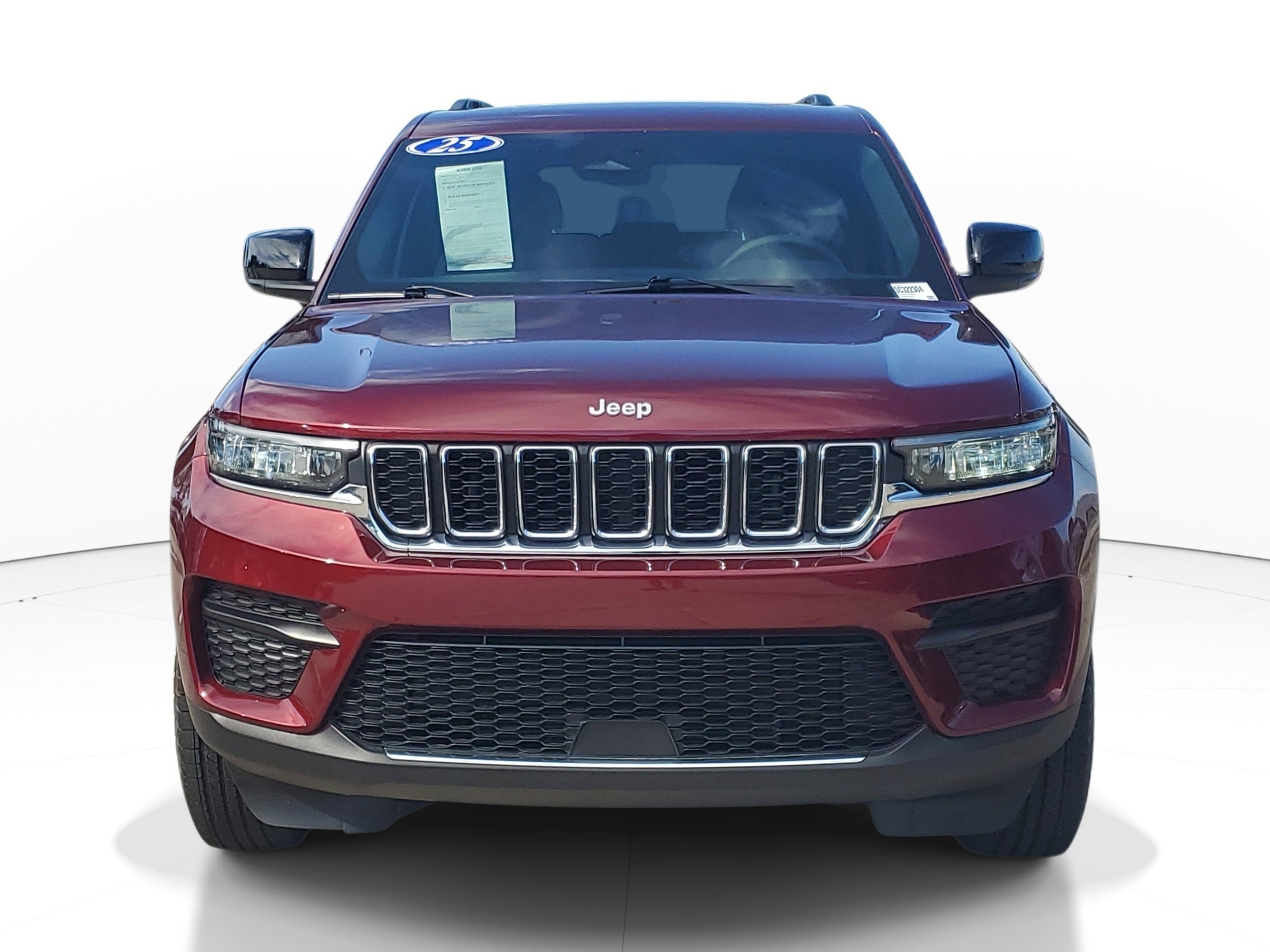 Used 2025 Jeep Grand Cherokee Laredo w/ Trailer Tow Package AWD/4WD image 2
