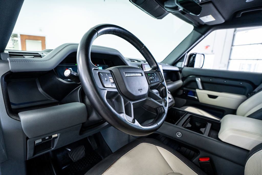 Used 2023 Land Rover Defender 130 X-Dynamic SE image 35