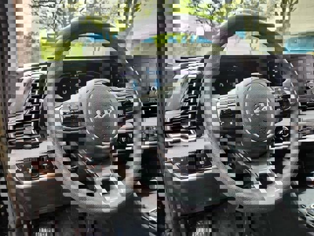 Used 2023 Kia Sportage LX image 11