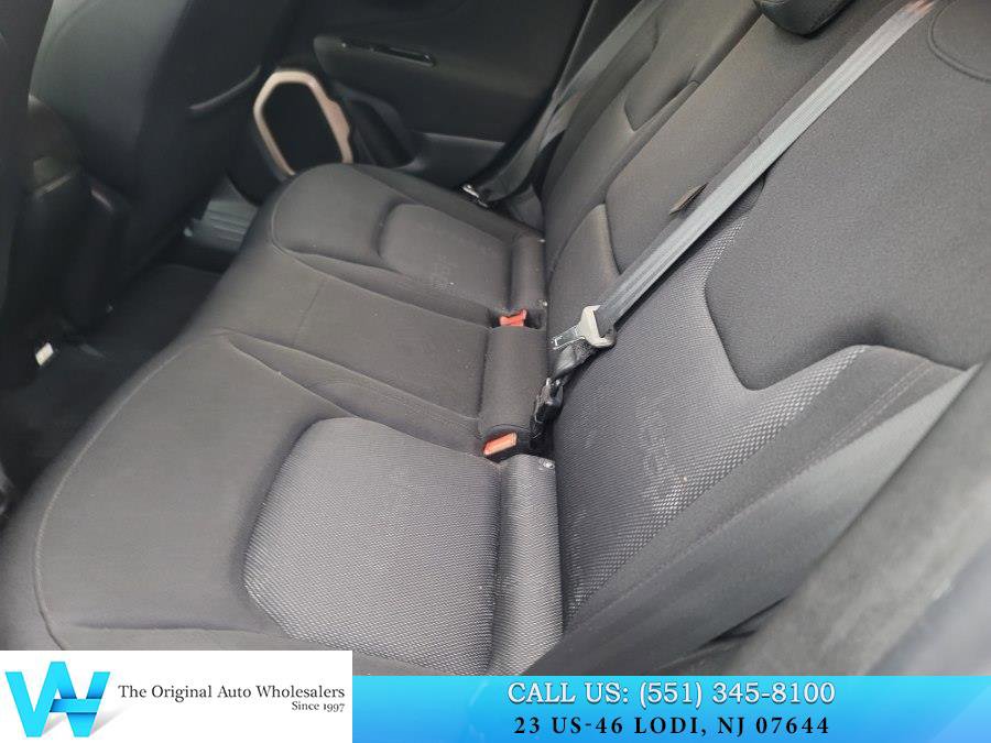 Used 2015 Jeep Renegade Latitude w/ Popular Equipment Group image 13