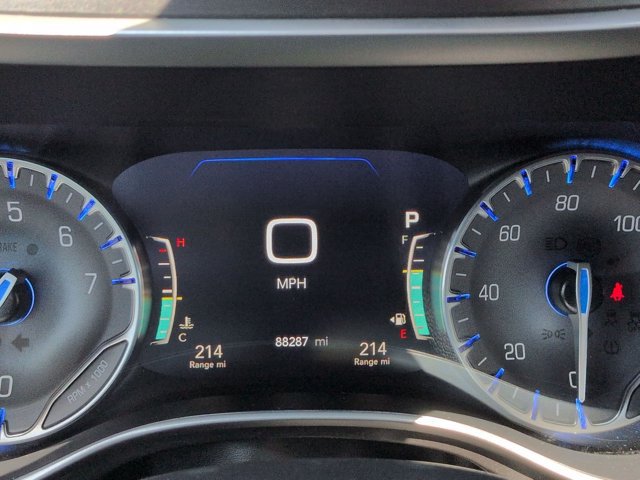 Used 2022 Chrysler Pacifica Touring-L FWD image 11