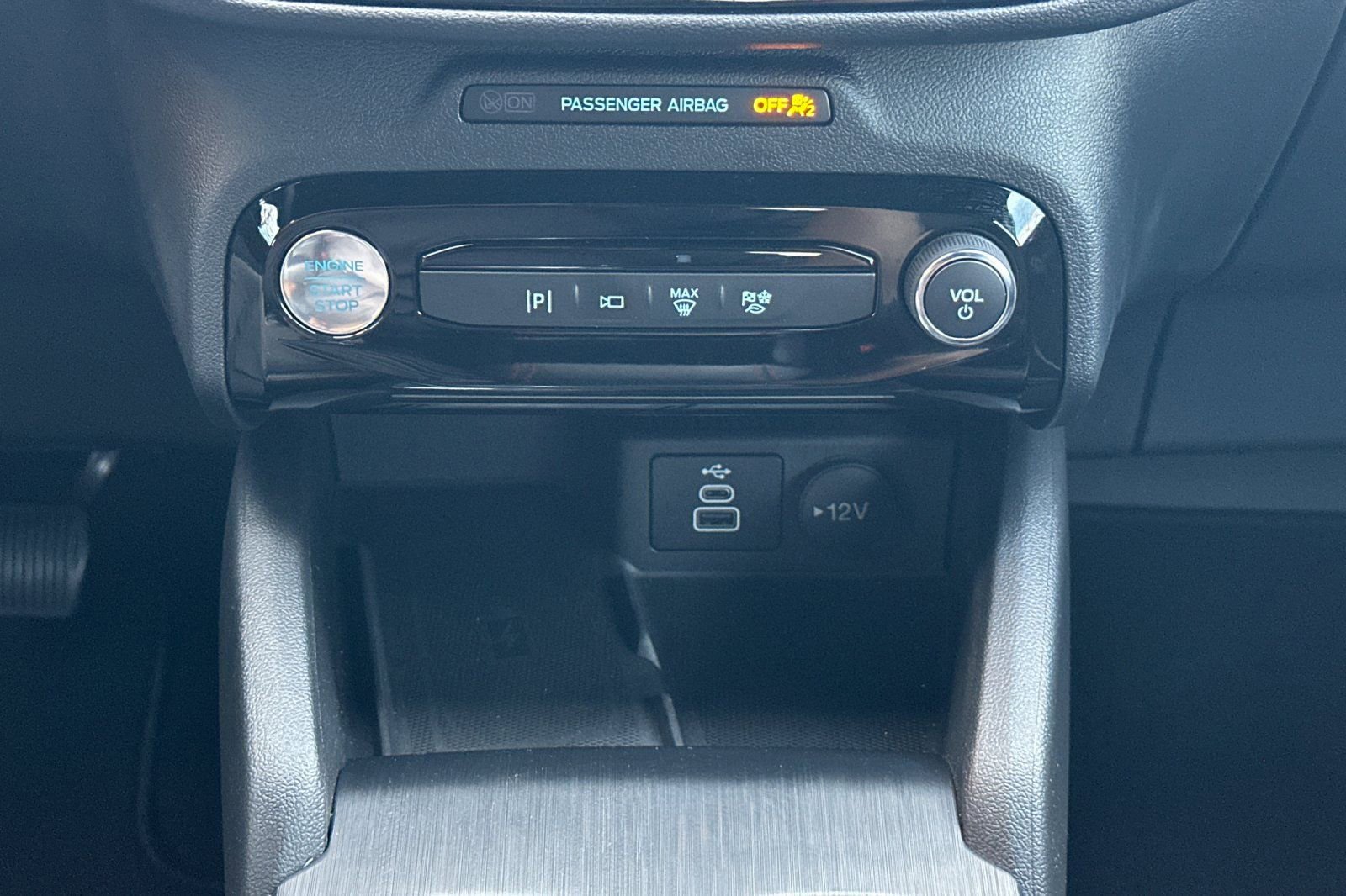 Used 2025 Ford Escape ST-Line Elite w/ Premium Technology Package image 28