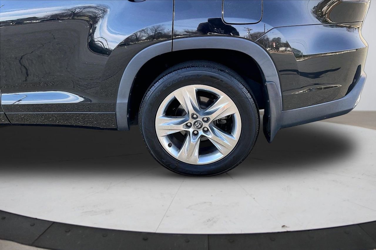 Used 2018 Toyota Highlander Limited image 38