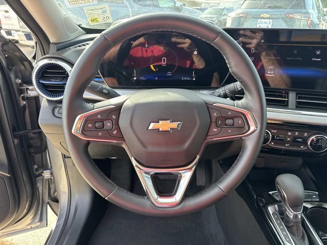 Used 2025 Chevrolet Trax LT w/ LT Convenience Package FWD image 44