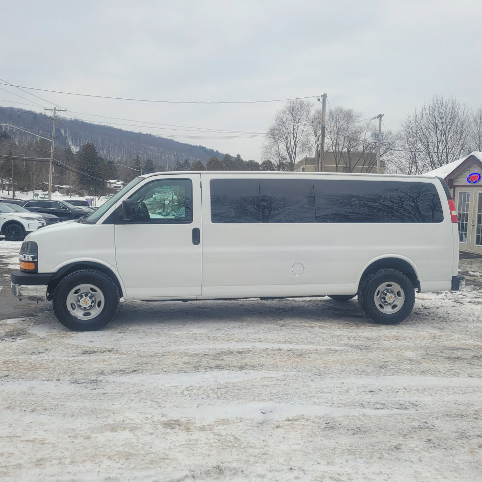 Used 2016 Chevrolet Express 3500 LT w/ LT Preferred Equipment Group image 5