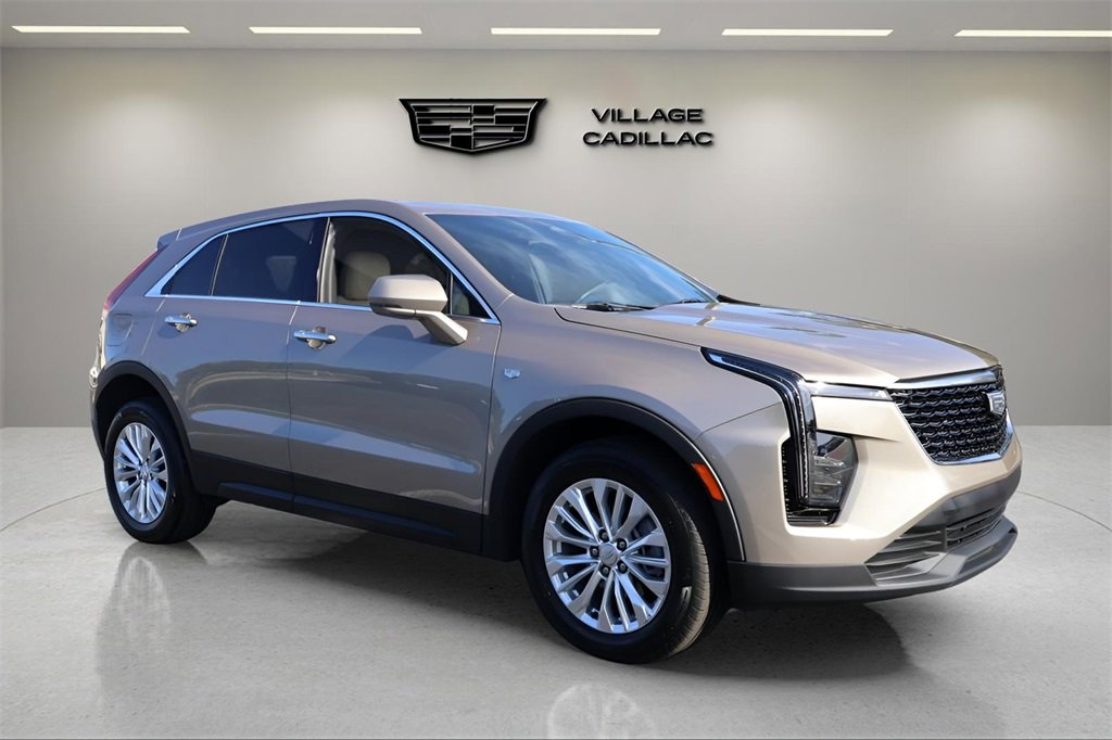 Certified 2024 Cadillac XT4 Luxury w/ Cold Weather Package image 7