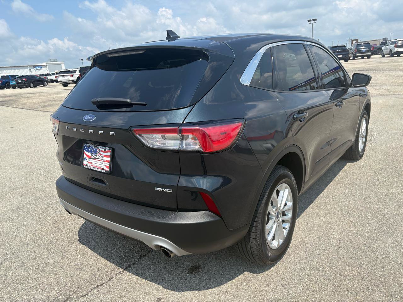 Used 2022 Ford Escape SE AWD/4WD image 3