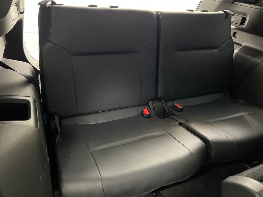 Used 2025 Mitsubishi Outlander SE image 30