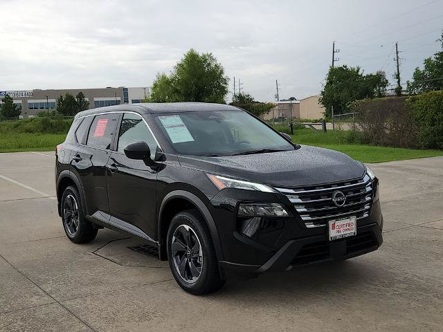 Certified 2025 Nissan Rogue SV FWD image 3