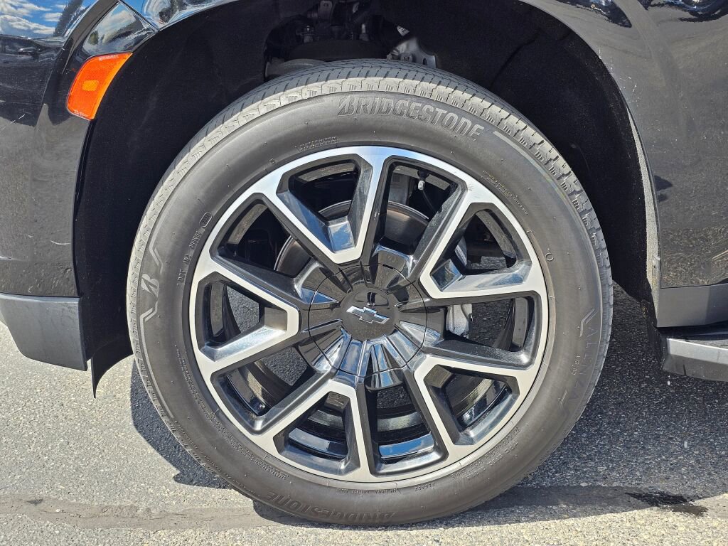 Used 2022 Chevrolet Tahoe RST w/ Luxury Package AWD/4WD image 8