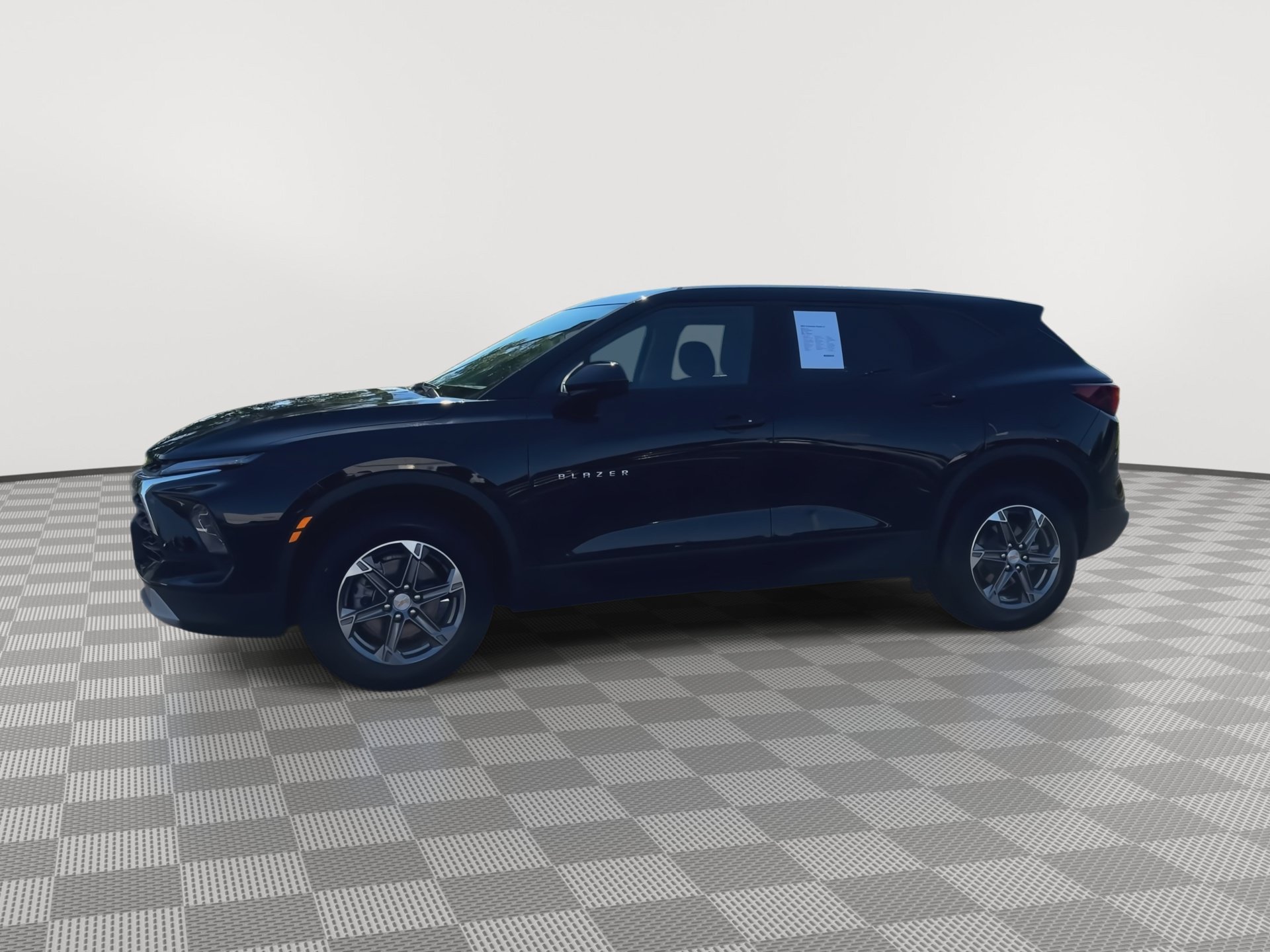 Used 2025 Chevrolet Blazer LT AWD/4WD image 5