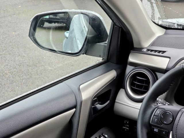 Used 2018 Toyota RAV4 XLE image 15