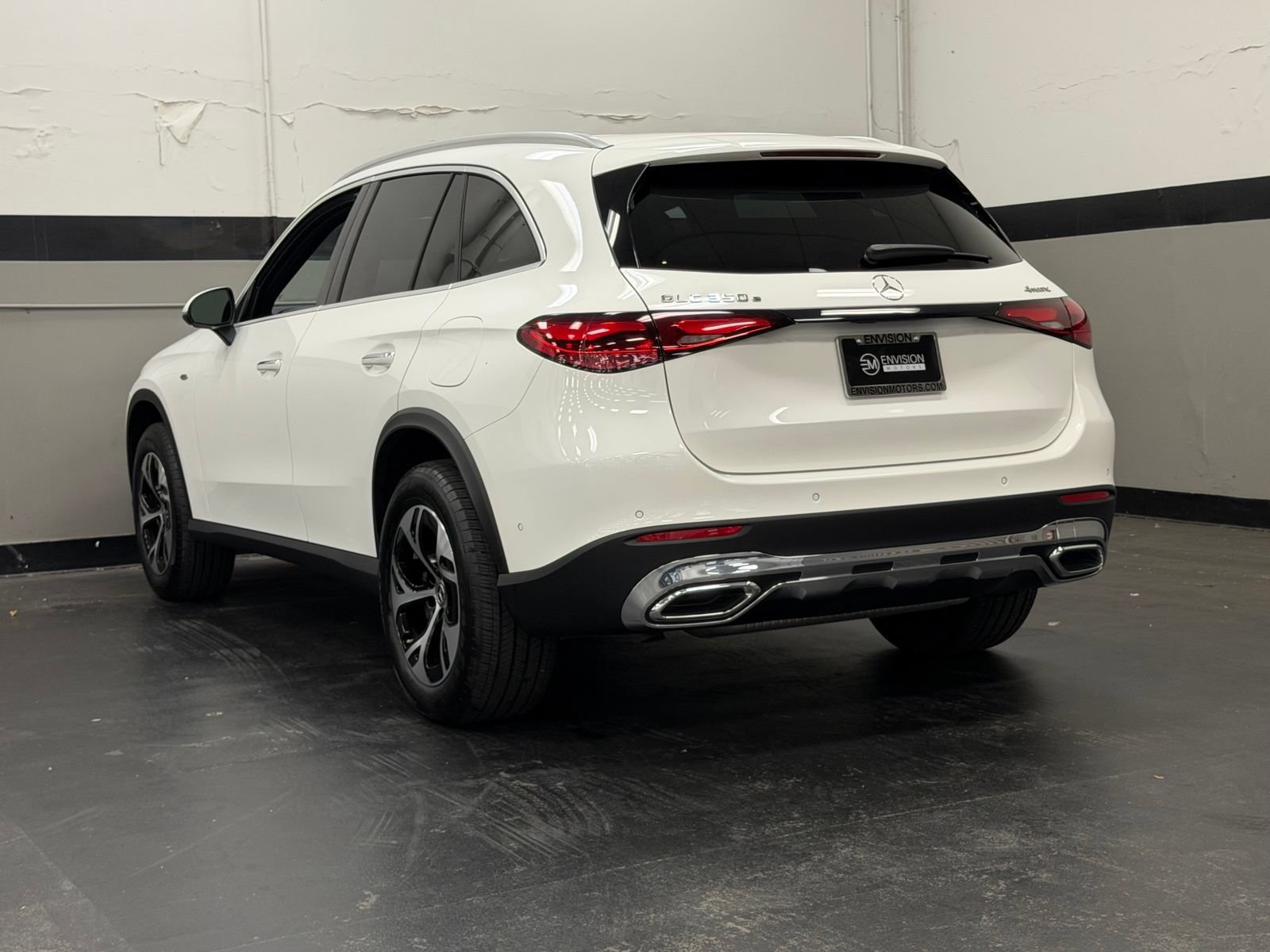 Used 2025 Mercedes-Benz GLC 350e 4MATIC image 11
