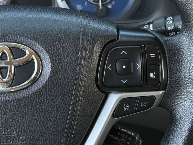 Used 2019 Toyota Sienna LE w/ LE Preferred Package FWD image 14