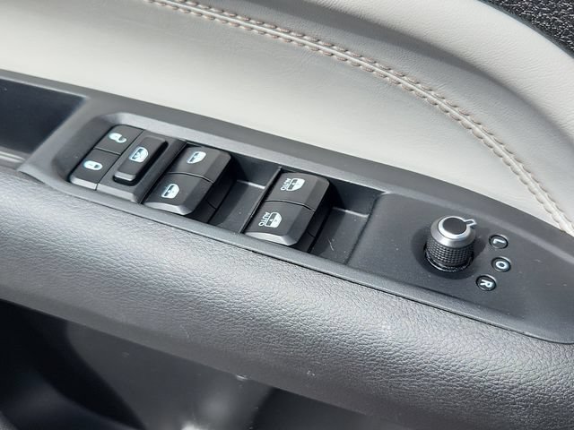 Used 2025 Jeep Compass Limited AWD/4WD image 12