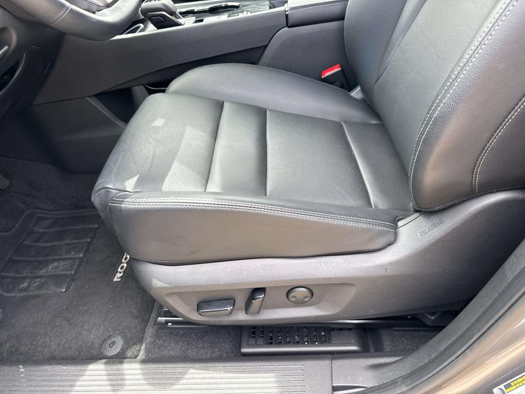 Used 2025 Nissan Rogue SL FWD image 22