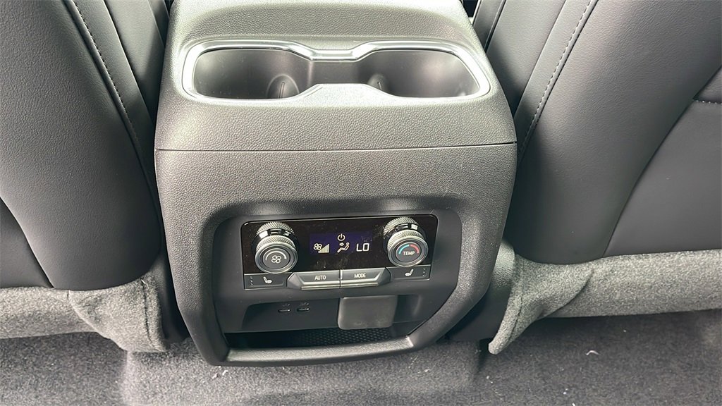 New 2026 Buick Enclave Avenir w/ Super Cruise Package image 17