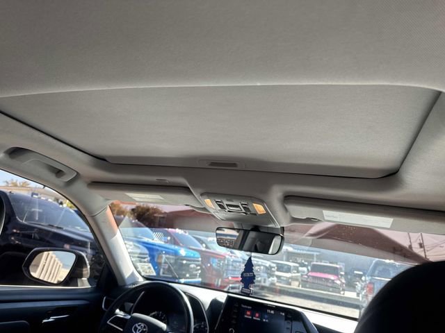 Used 2022 Toyota Highlander XLE image 13