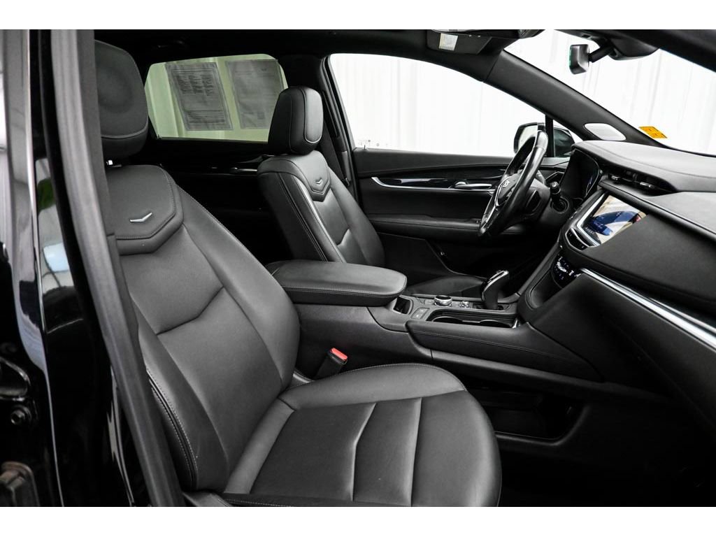 Certified 2022 Cadillac XT5 Premium Luxury image 16