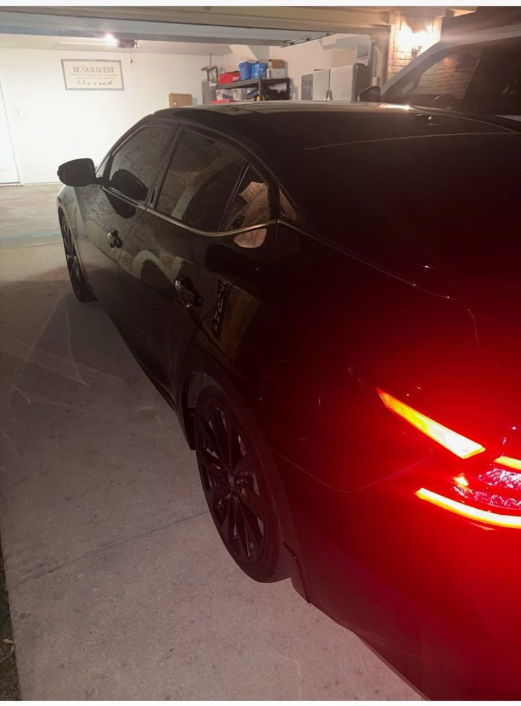 Used 2023 Nissan Maxima SR w/ Sport Mat Group FWD image 4