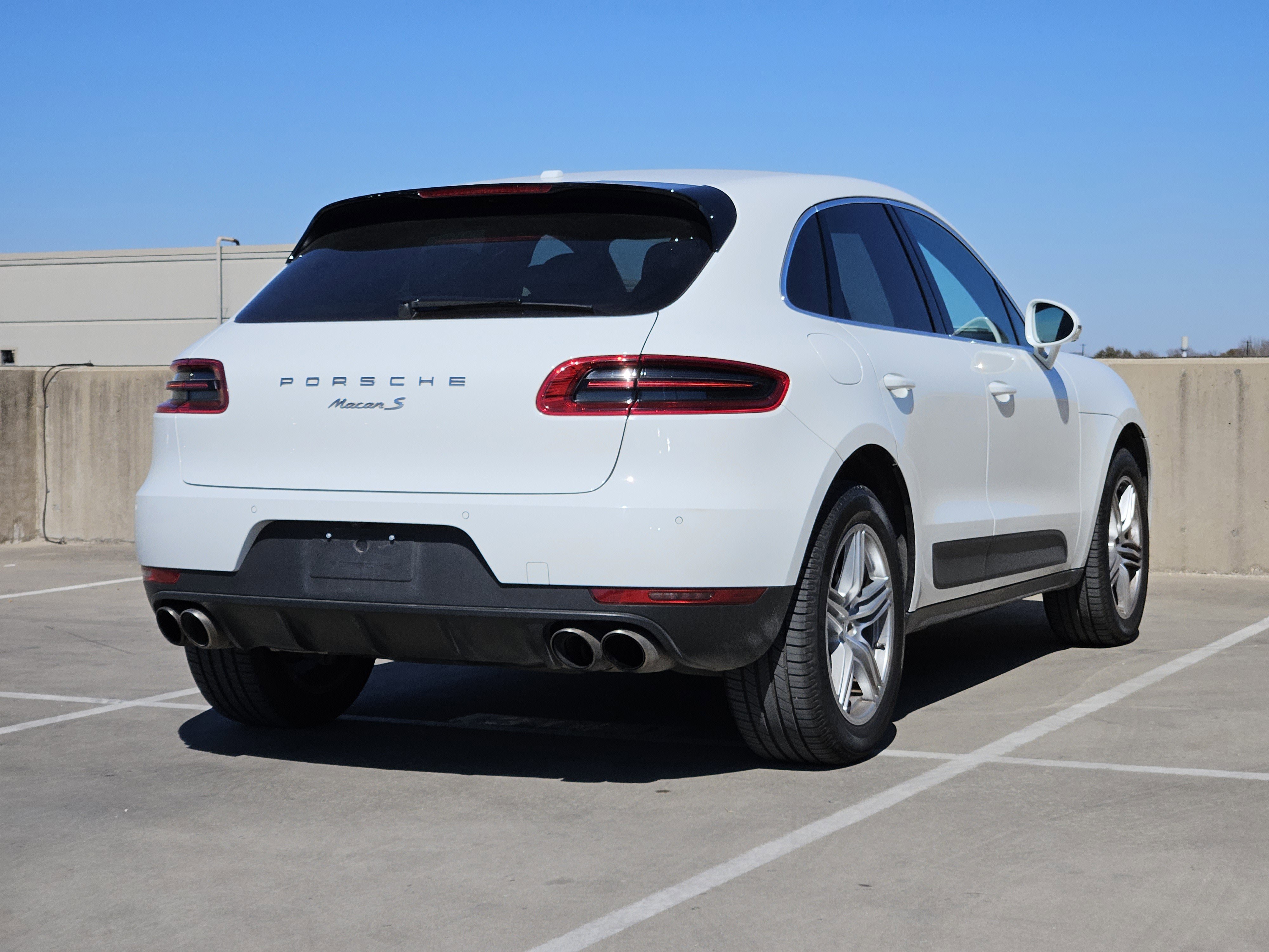 Used 2017 Porsche Macan S image 8
