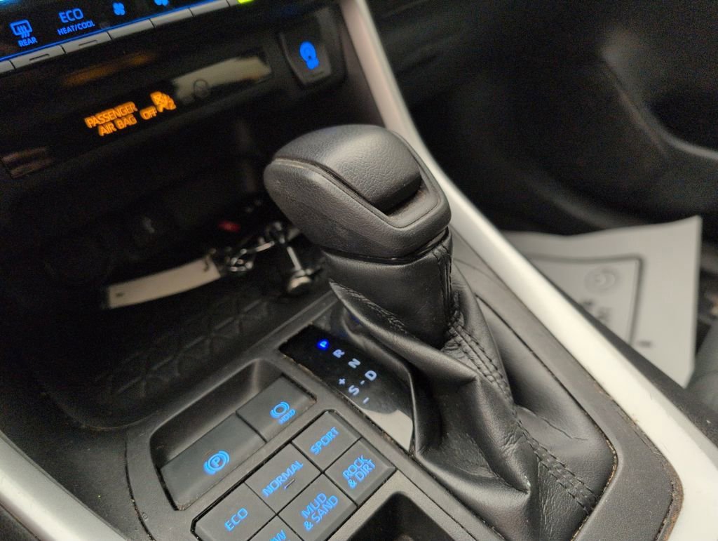 Used 2022 Toyota RAV4 XLE image 30