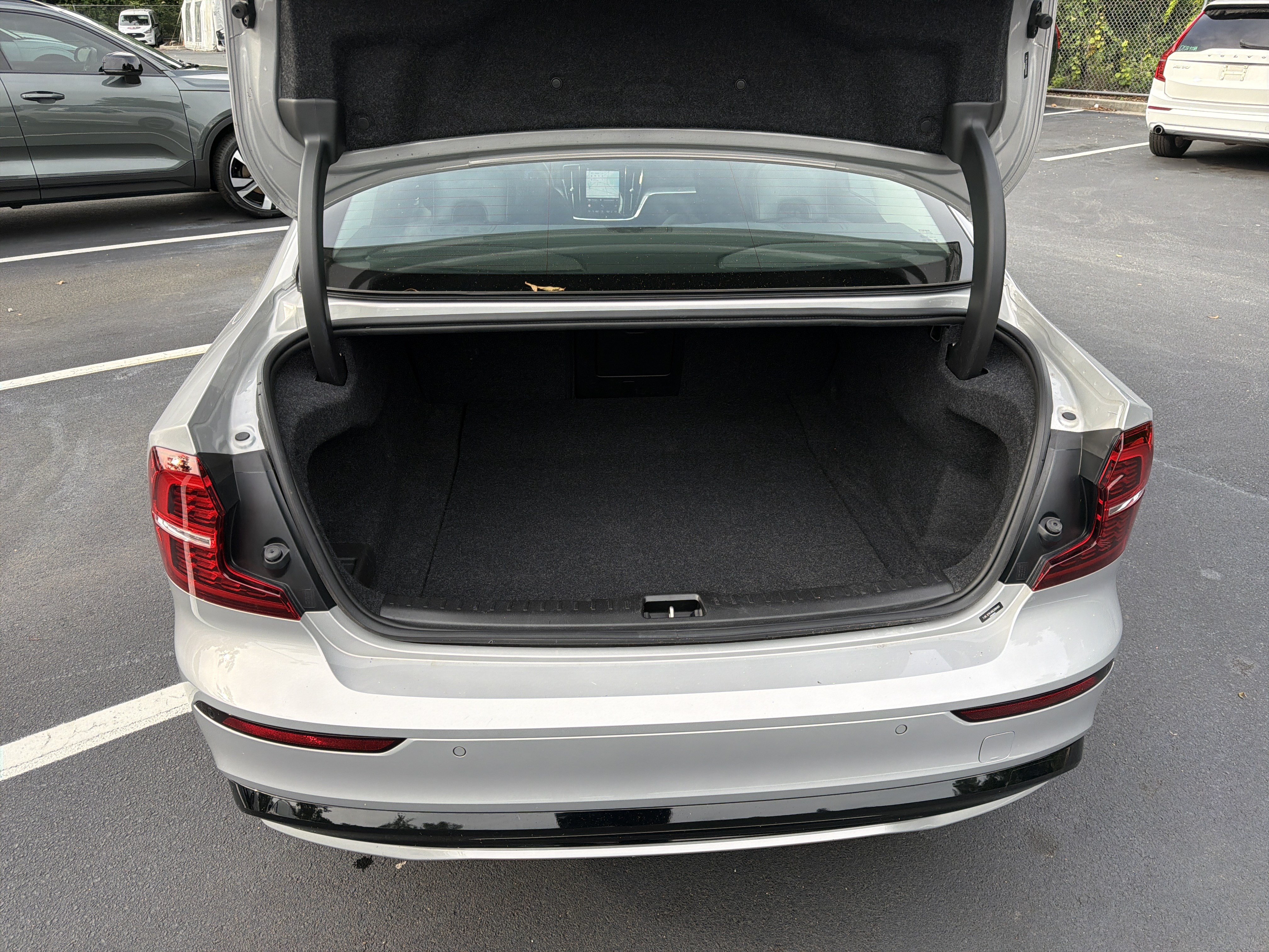 Certified 2024 Volvo S60 B5 Core AWD/4WD image 34