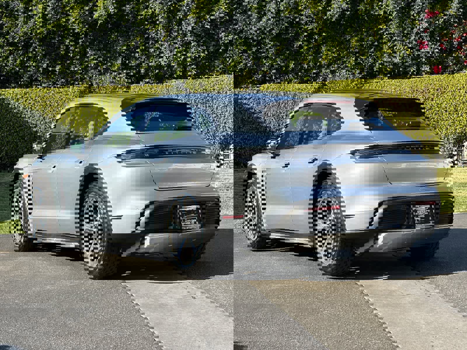 Used 2024 Porsche Taycan 4 Cross Turismo image 3