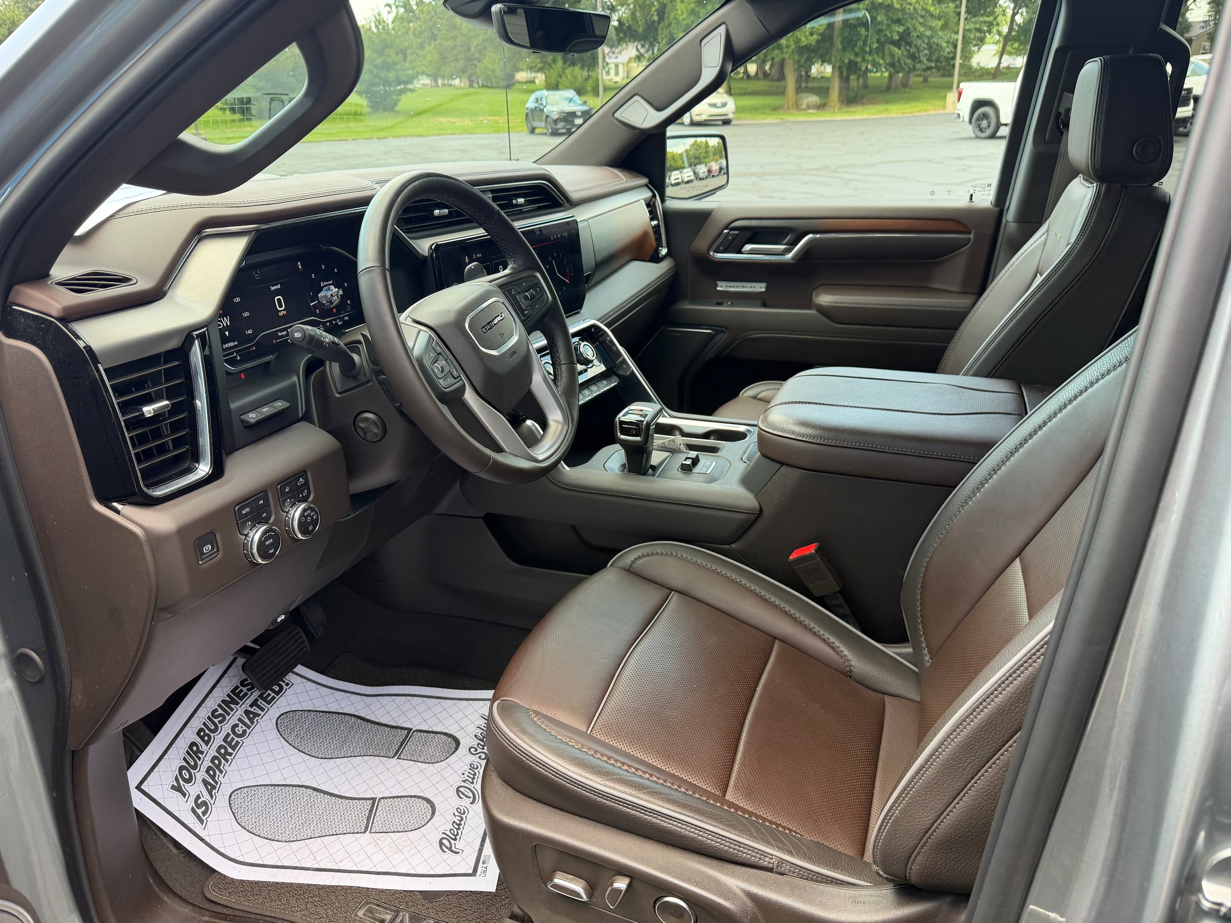 Used 2024 GMC Sierra 1500 Denali w/ Technology Package AWD/4WD image 22