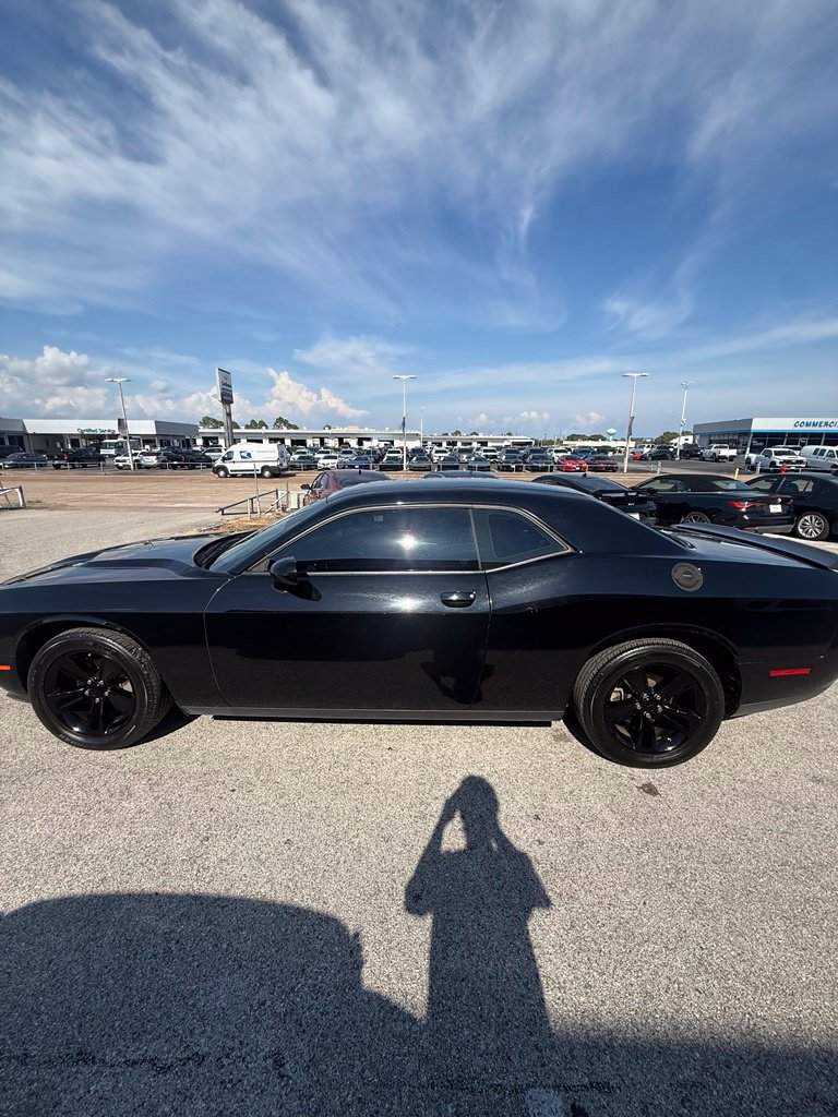 Used 2023 Dodge Challenger SXT RWD image 4