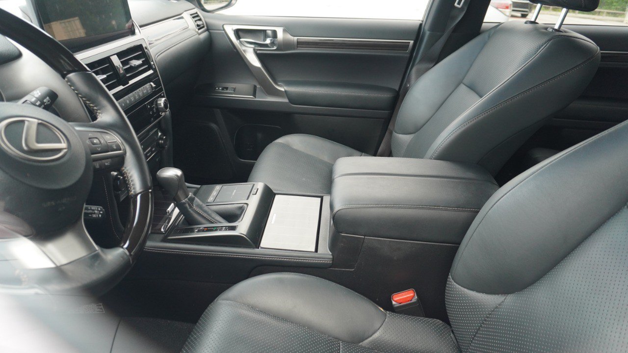 Certified 2023 Lexus GX 460 Luxury w/ Accessory Package AWD/4WD image 7
