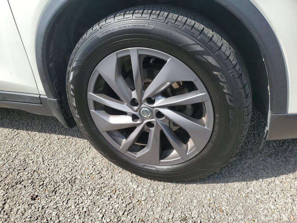 Certified 2016 Nissan Rogue SL w/ SL Premium Package FWD image 3