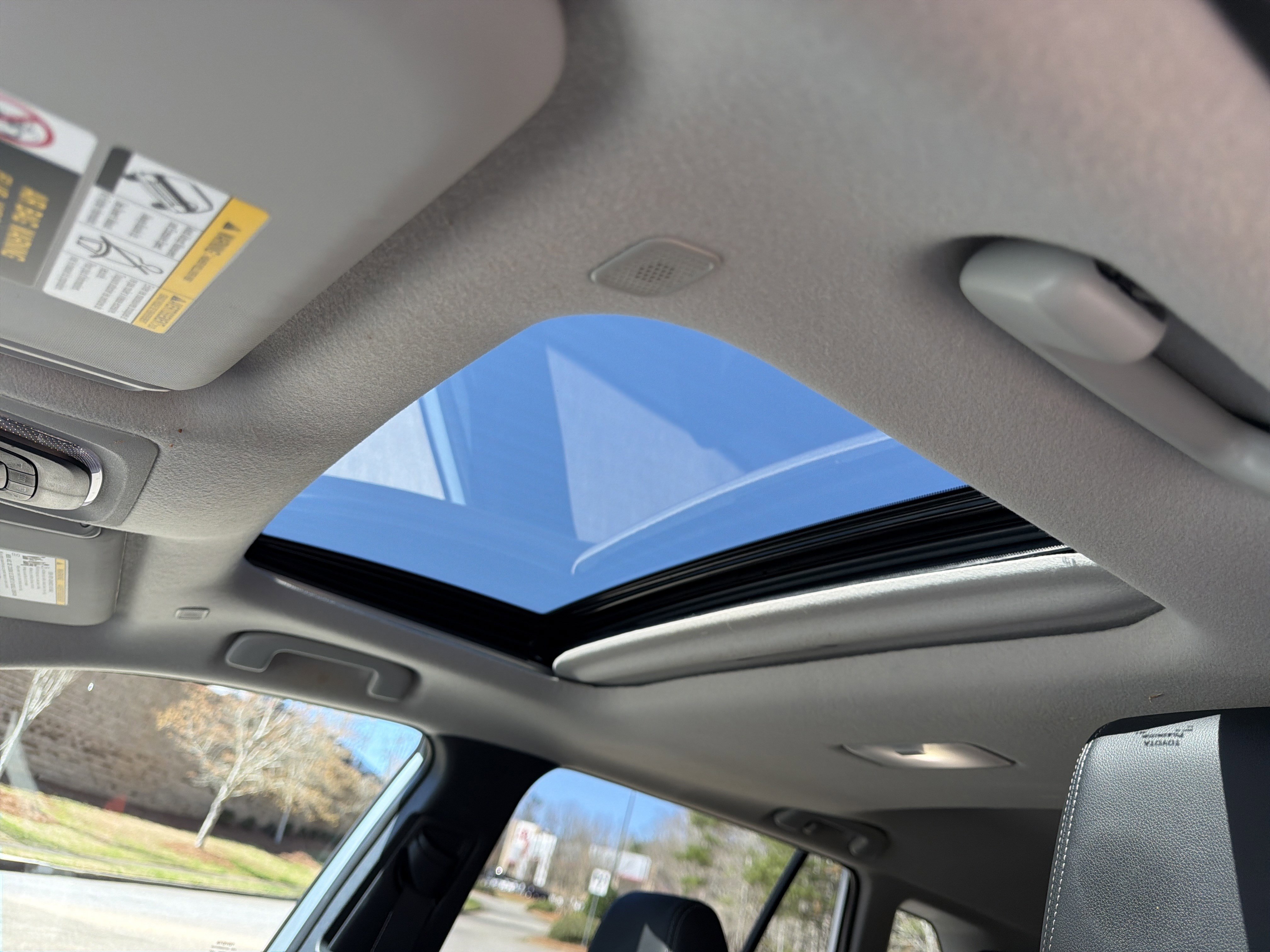 Used 2024 Toyota Corolla Cross XLE w/ Convenience Package image 30