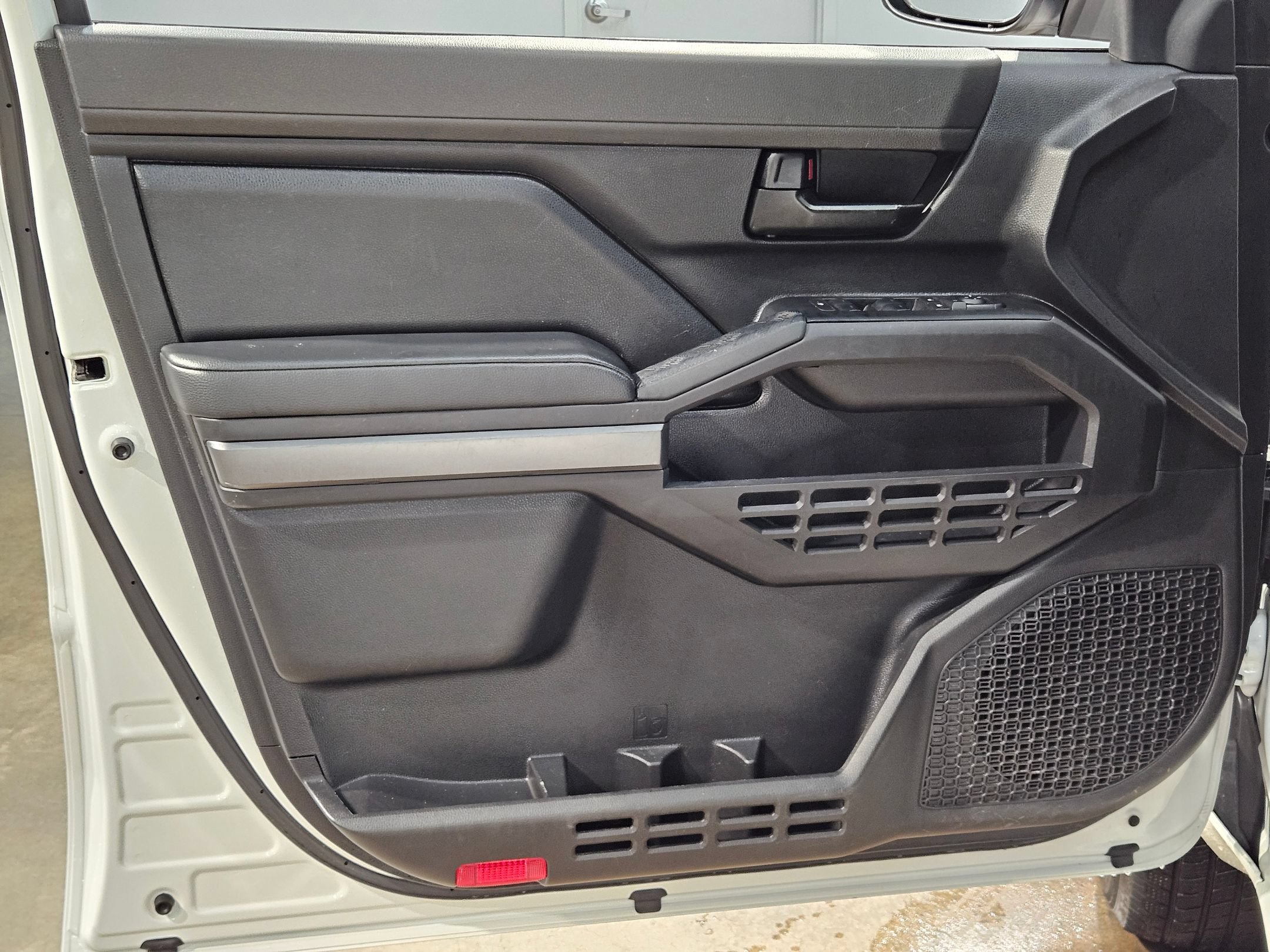 Used 2025 Toyota Tacoma SR5 AWD/4WD image 20