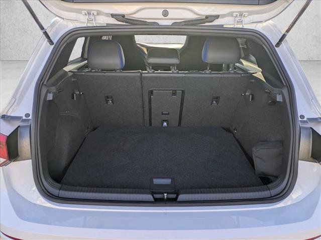 Used 2024 Volkswagen Golf R image 6