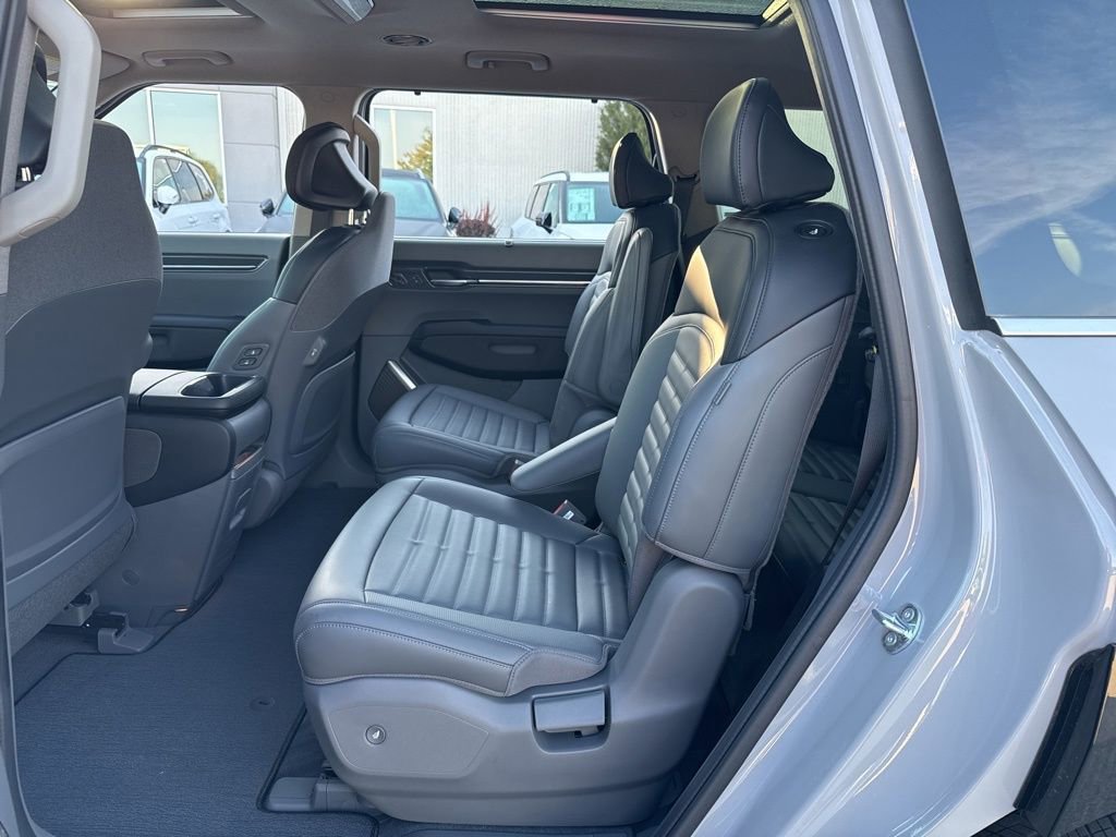 New 2026 Kia EV9 Land image 24