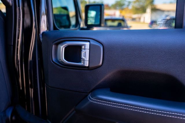 Used 2020 Jeep Wrangler Unlimited Sahara image 13