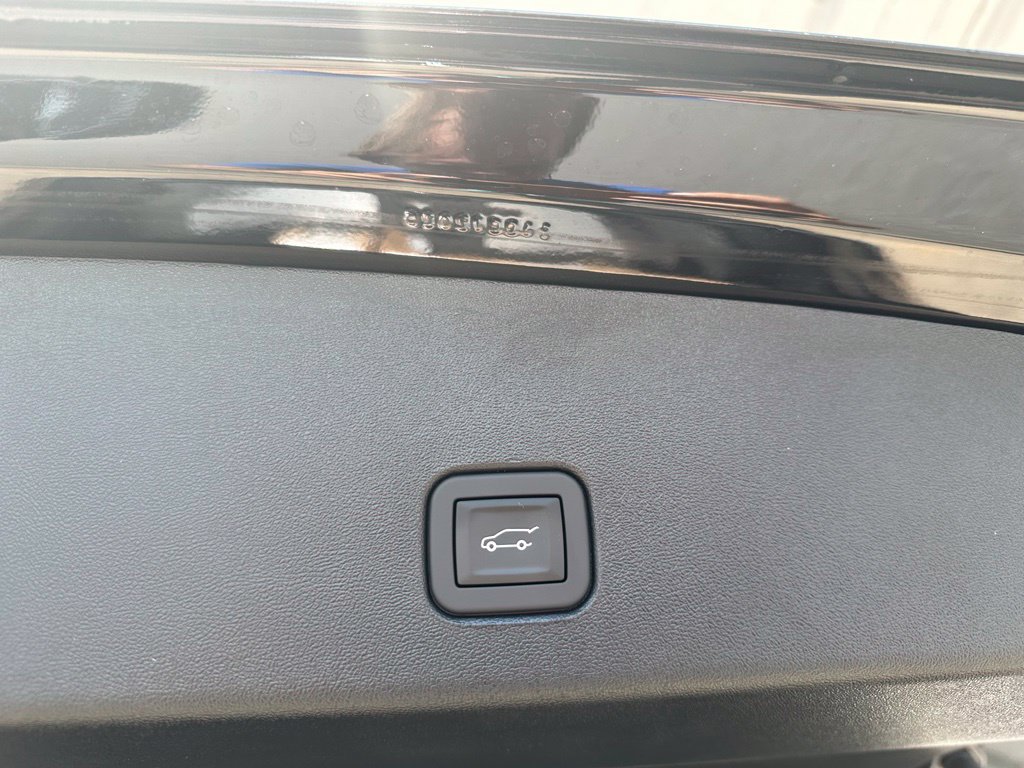 New 2026 Cadillac Optiq Luxury 1 RWD image 29