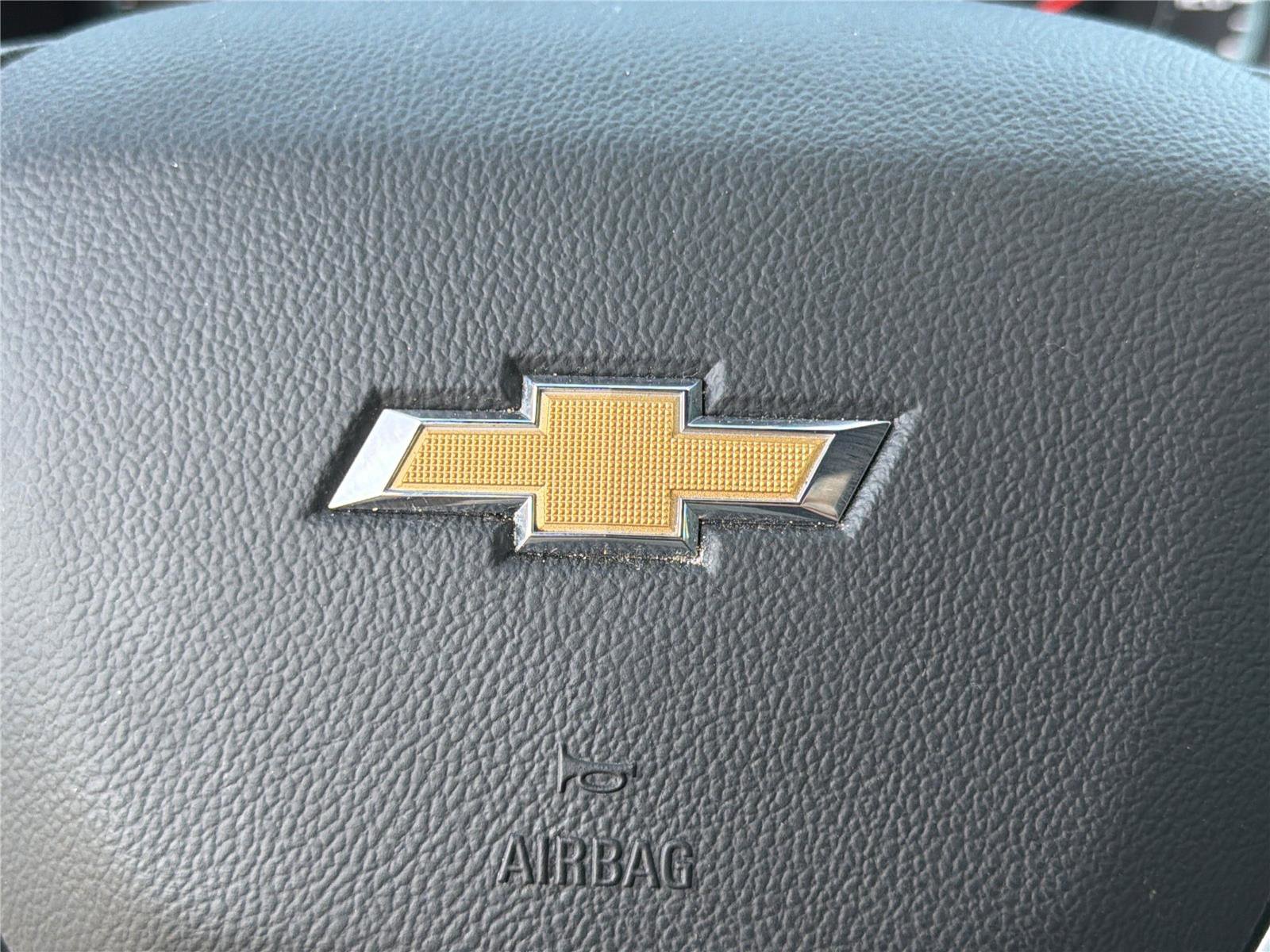 Used 2022 Chevrolet Traverse LS FWD image 24